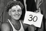 开云体育直播运营平台-30分当70分用！库里你可真行！！